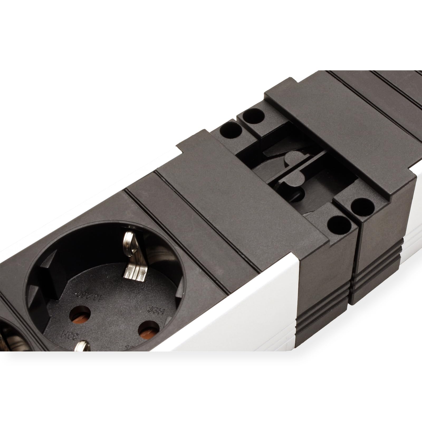 bachmann-step-336-039-steckdosenleiste-3fach-alu-gst18 image 7