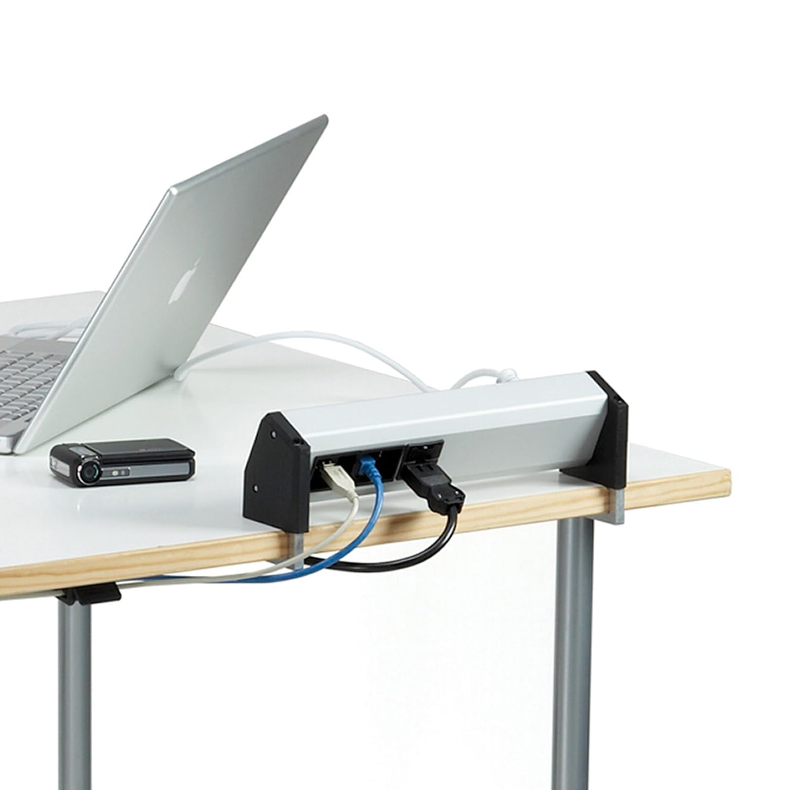 bachmann-desk-2-339-1004-tischsteckdose-3-fach-mit-2x-cat6a-aluminium image 2