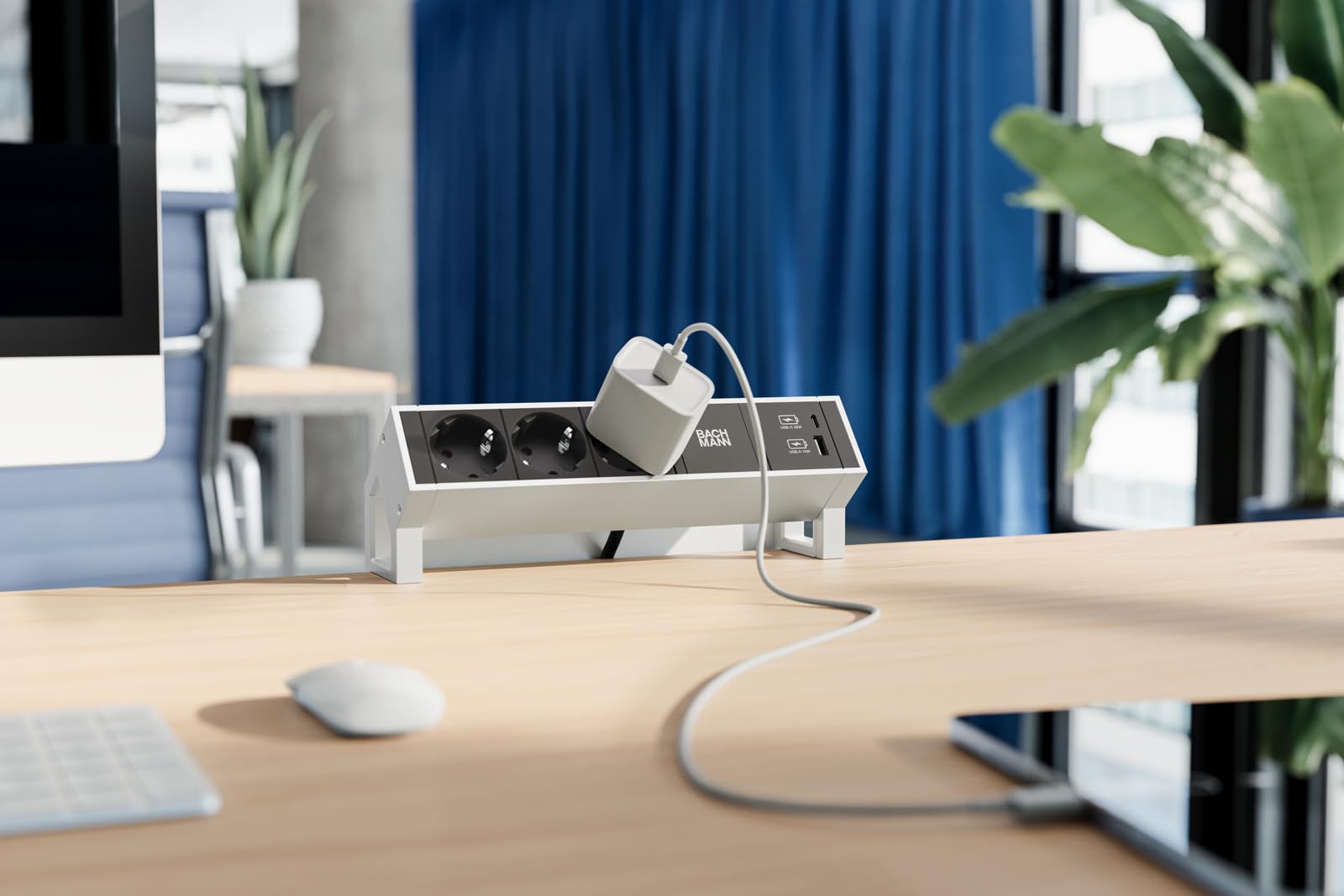 bachmann-desk-2-902-300-steckdosenleiste-alu-wei-3-fach image 4